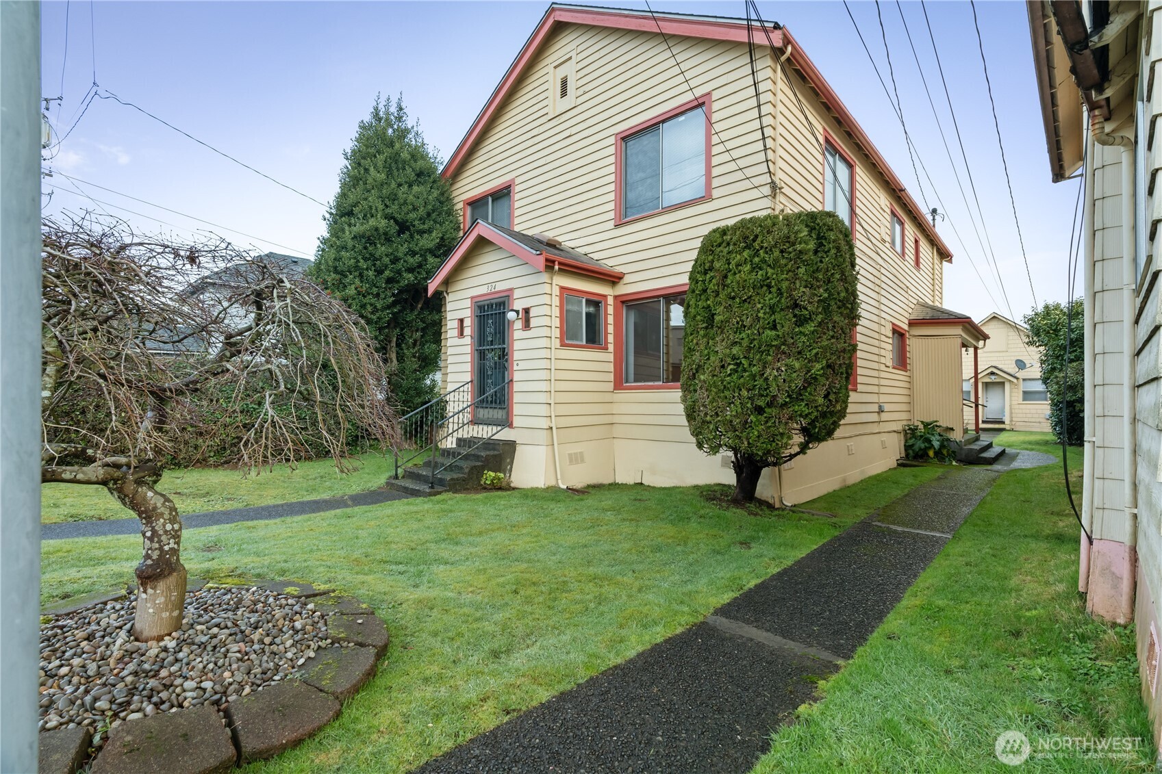 324 N F Street Property Photo 2