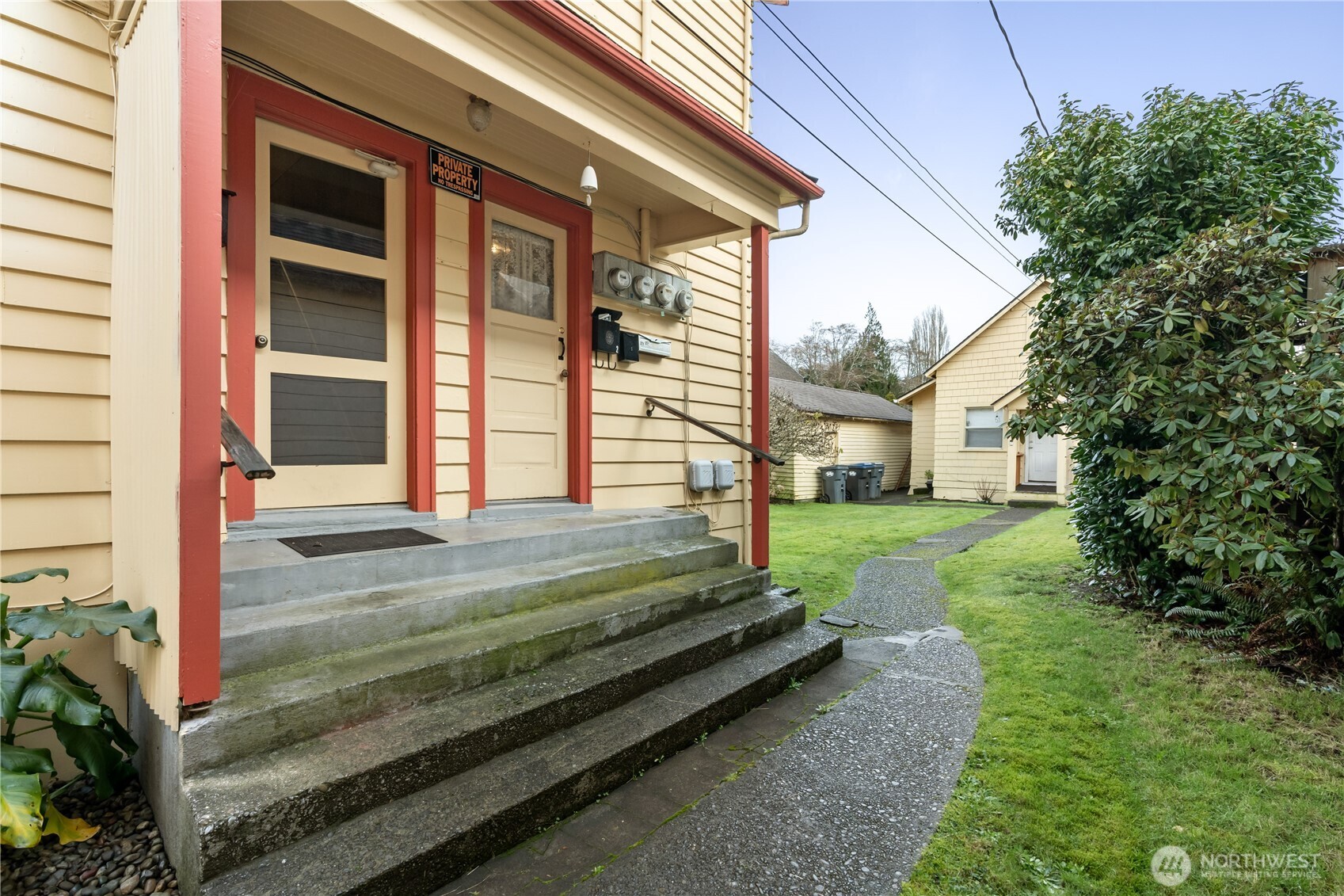324 N F Street Property Photo 3