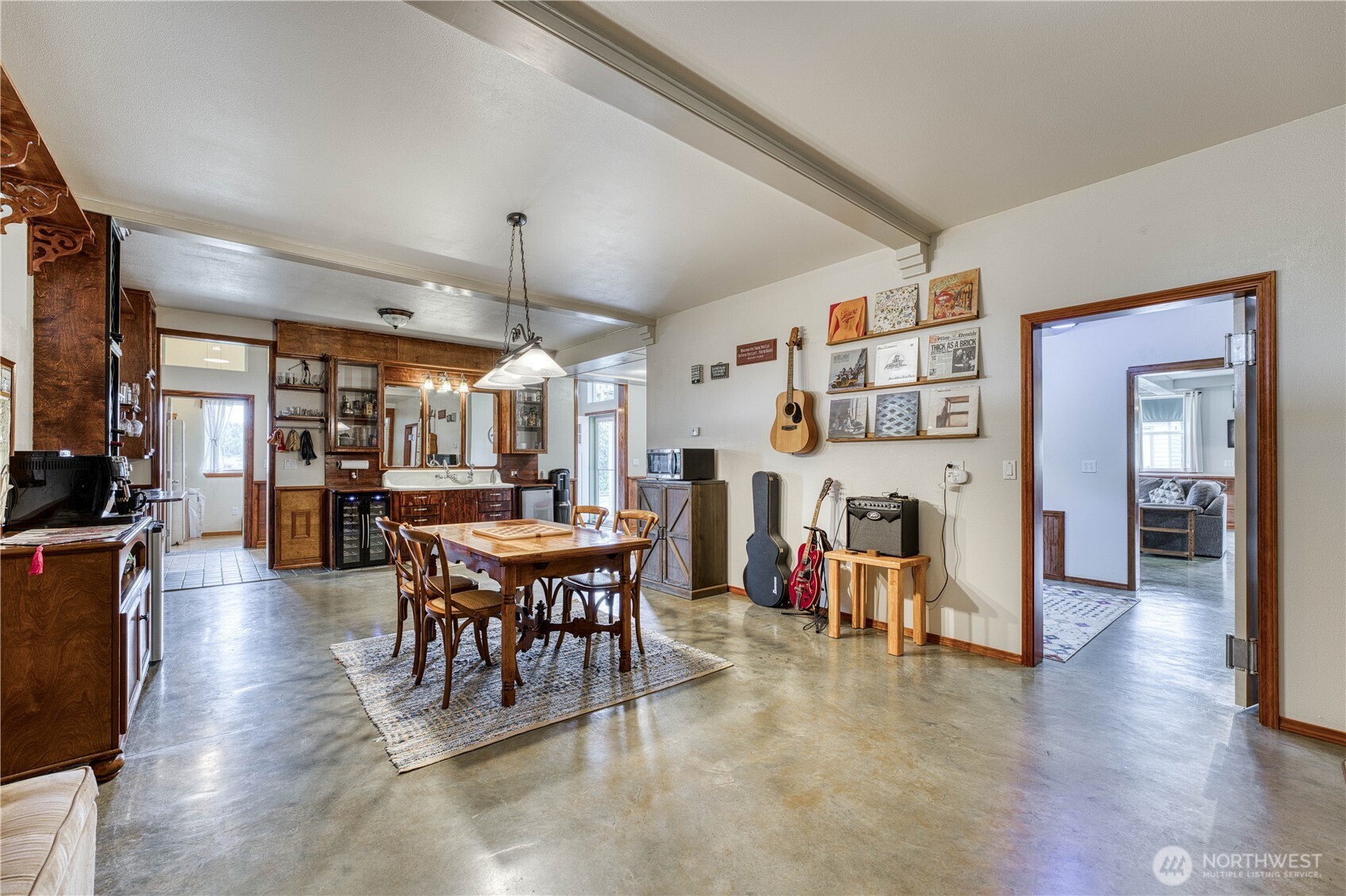 481 E Leeds Property Photo 14