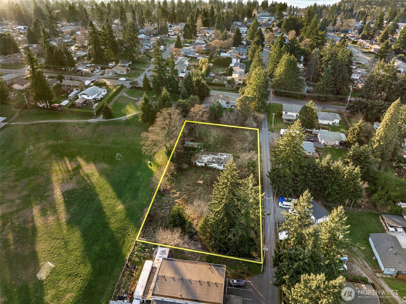 18330 4th Avenue Property Photo 2