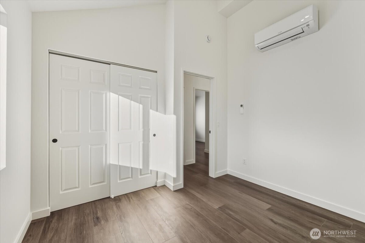 415 E Okanogan Avenue Property Photo 15