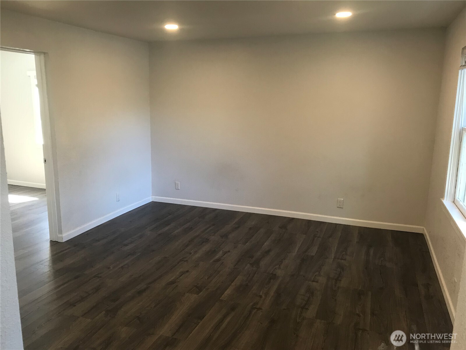 2515 Oakes Ave Property Photo 2