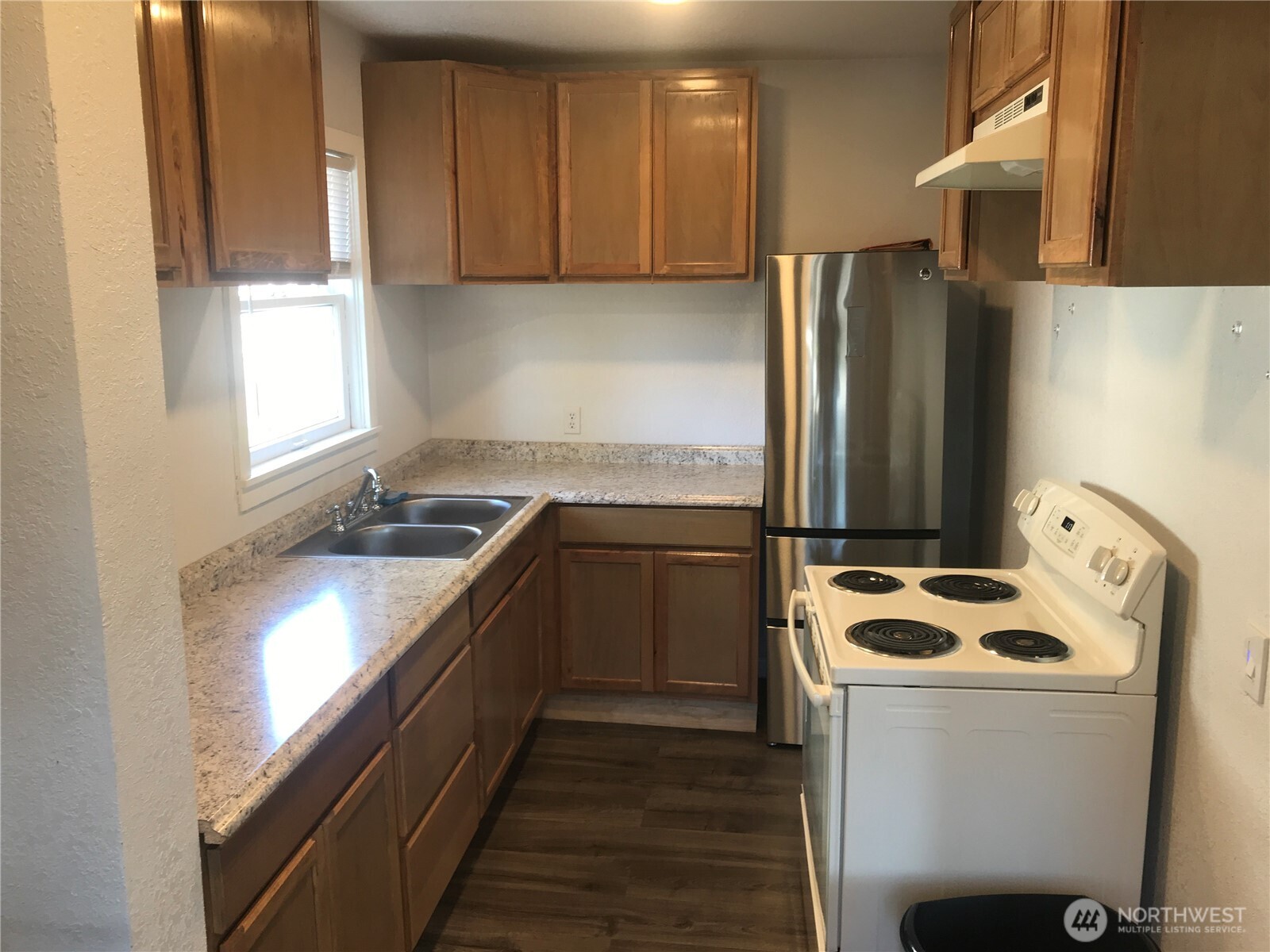 2515 Oakes Ave Property Photo 3