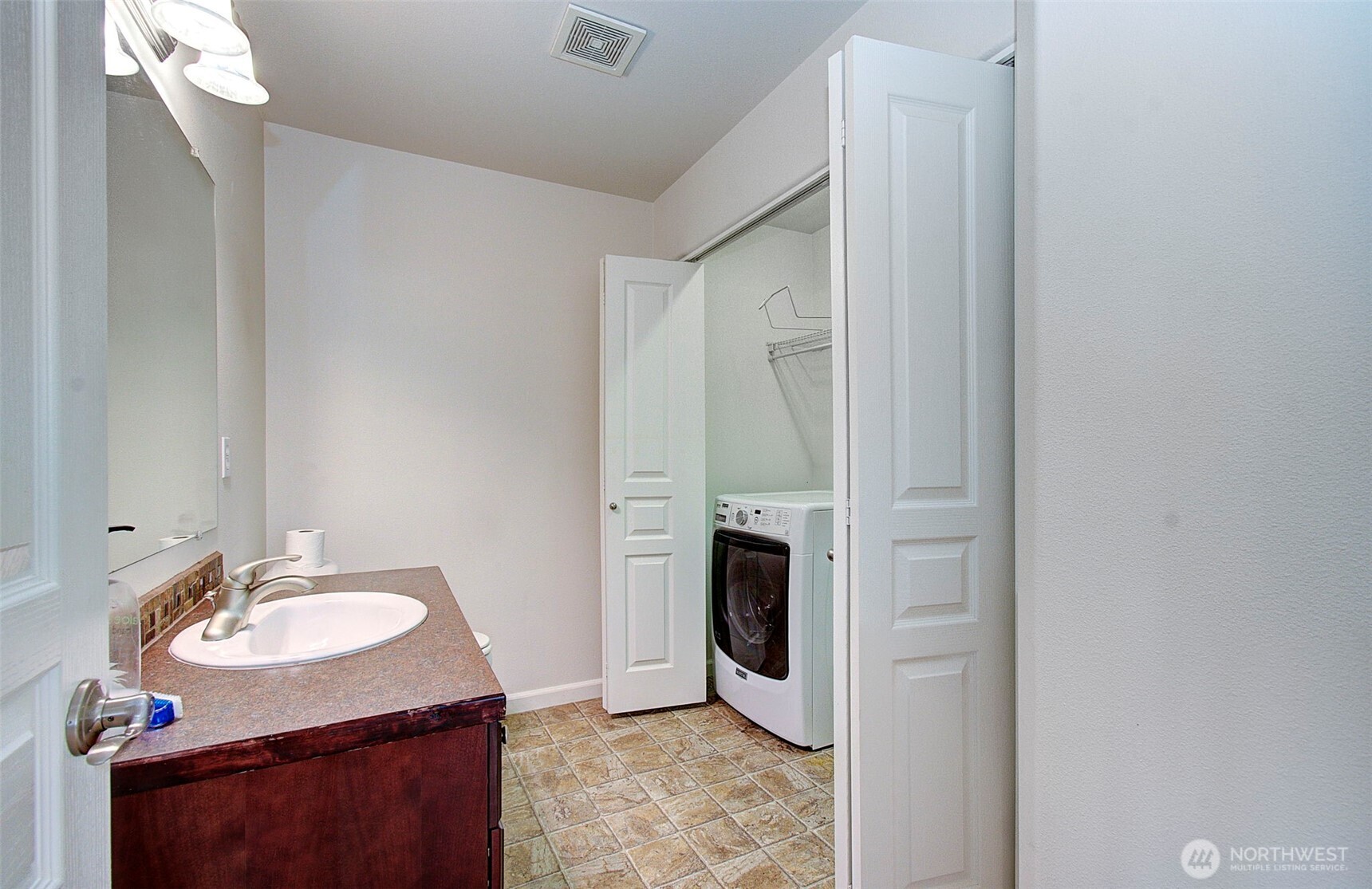 7618 Ne 61st Way Property Photo 10