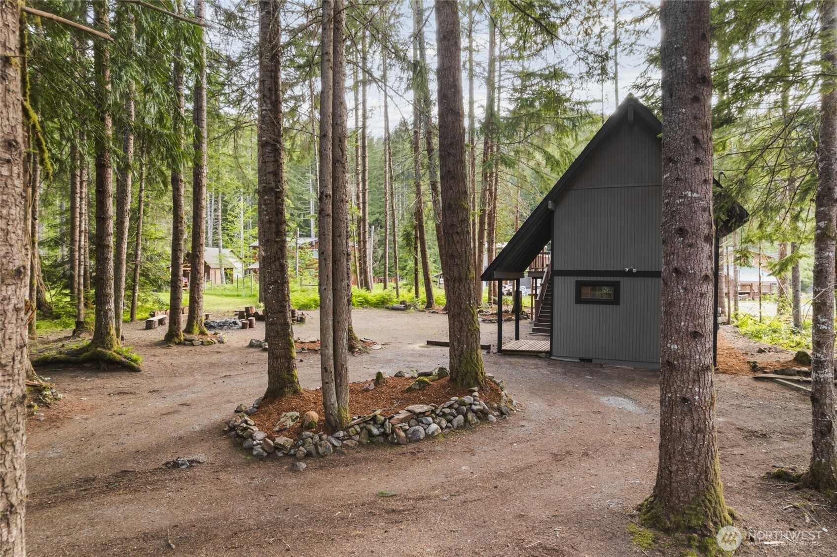 17118 Riverview Way Property Photo 4