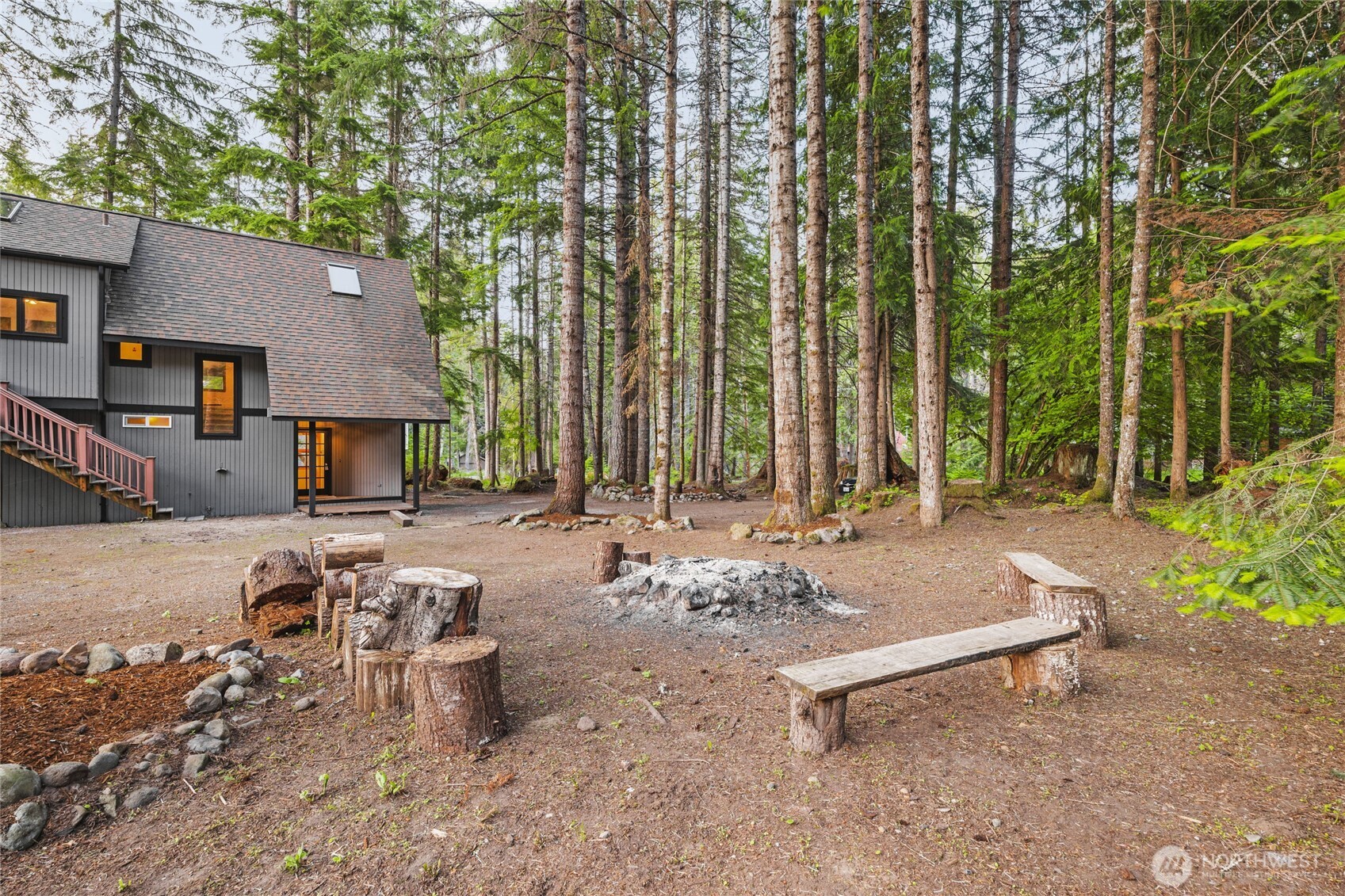 17118 Riverview Way Property Photo 5