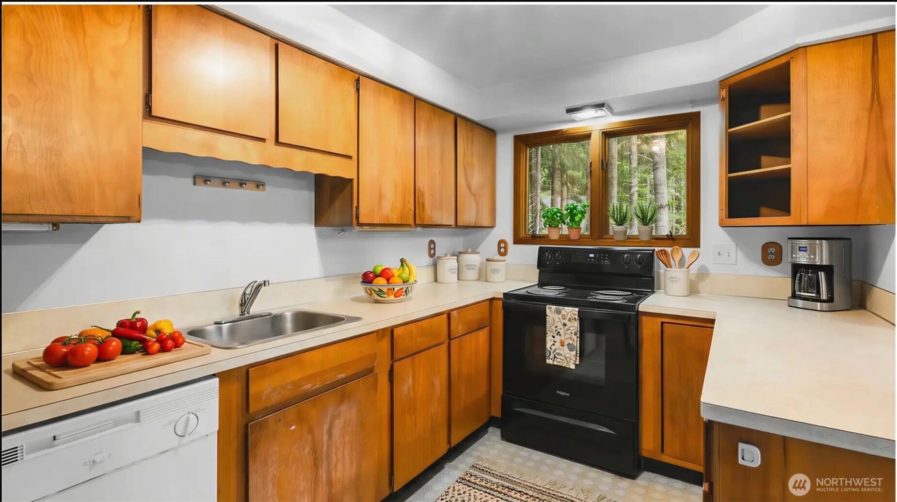 17118 Riverview Way Property Photo 12