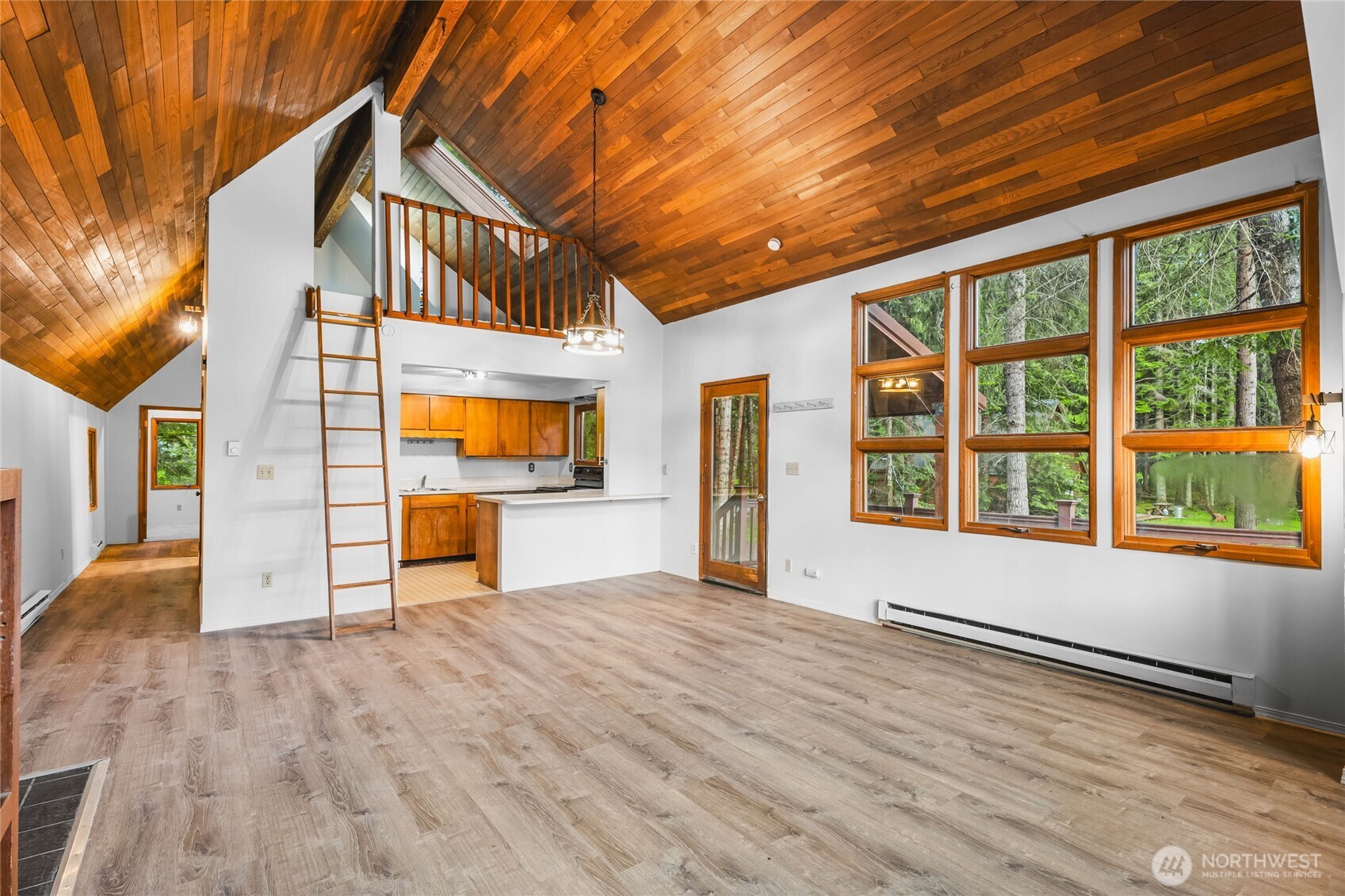 17118 Riverview Way Property Photo 15