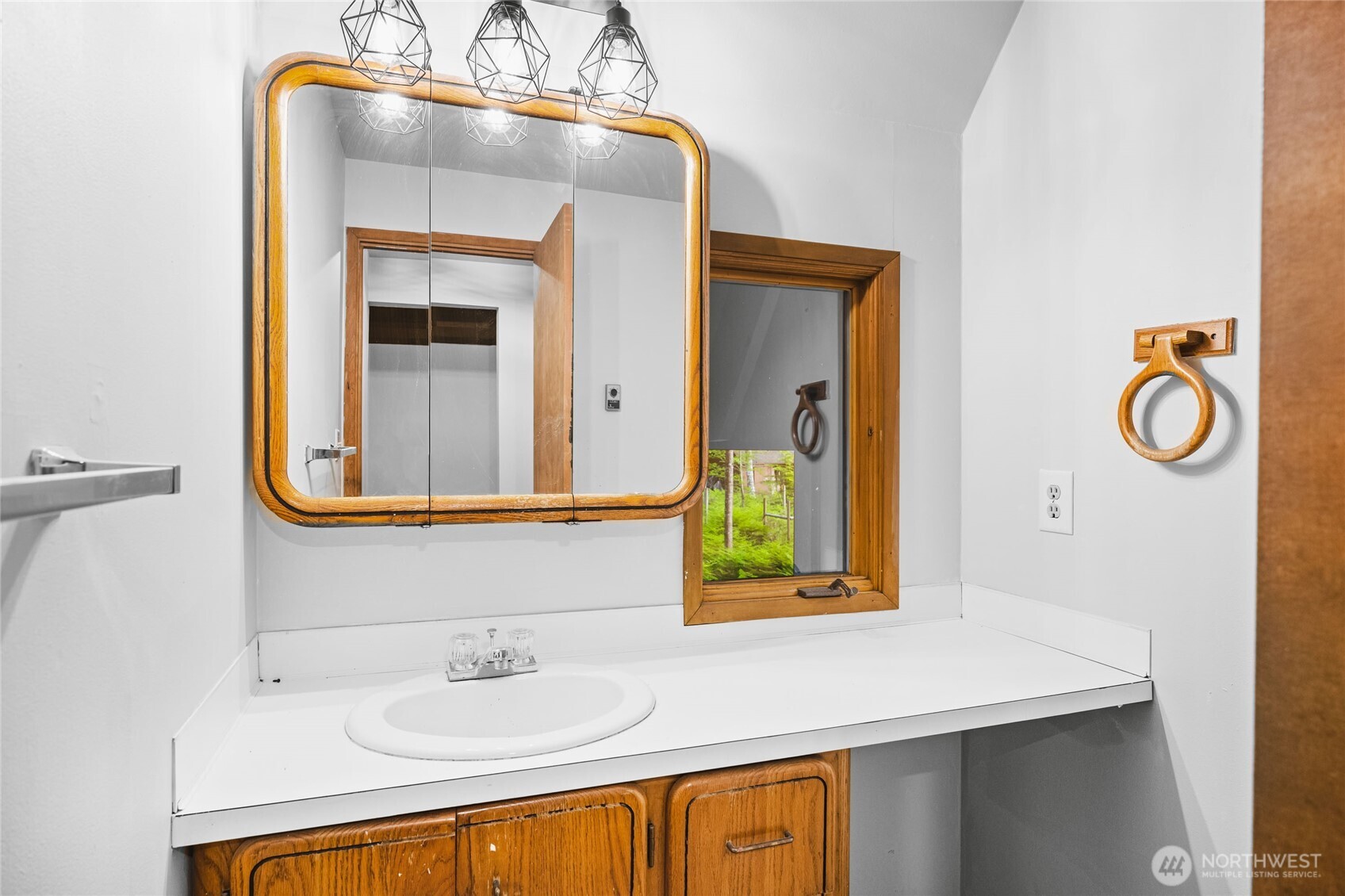 17118 Riverview Way Property Photo 22