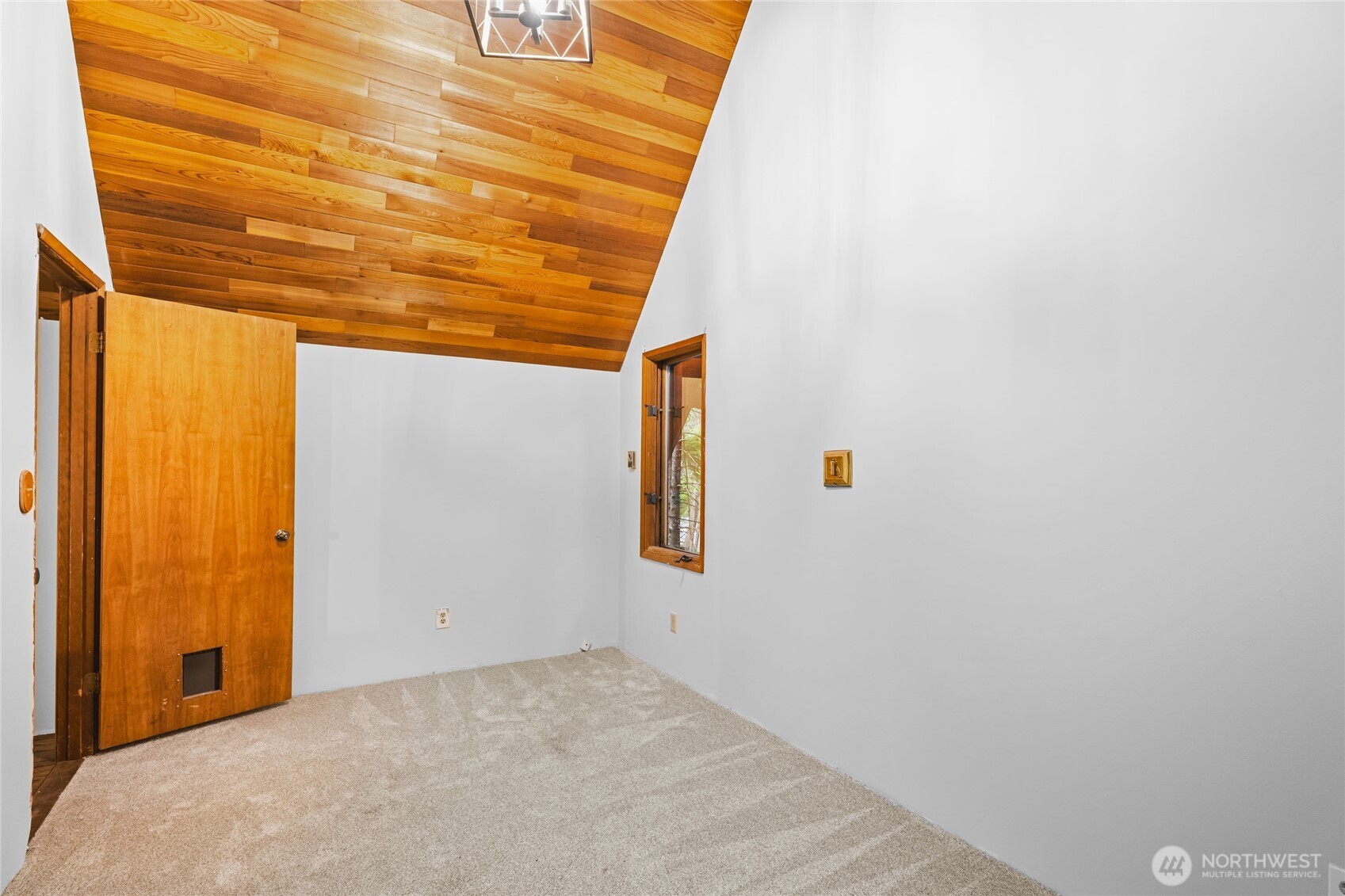 17118 Riverview Way Property Photo 24