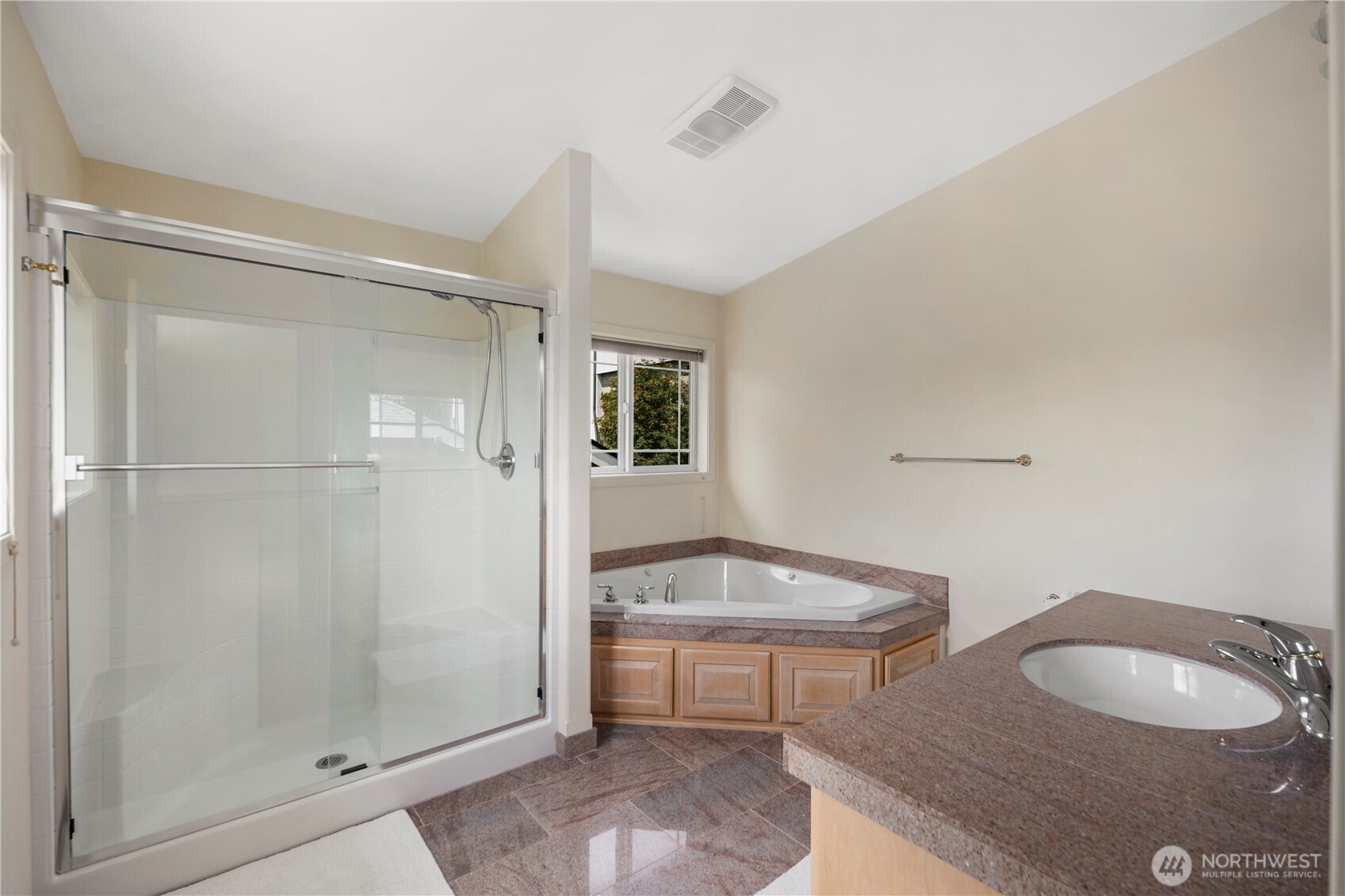 936 N 93rd Street Property Photo 21