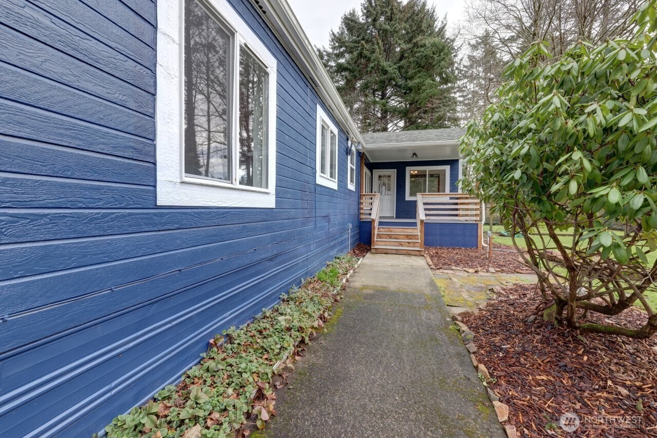10606 Pacific Way Property Photo 4
