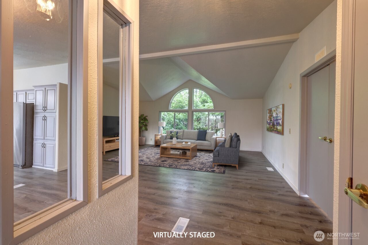 10606 Pacific Way Property Photo 9