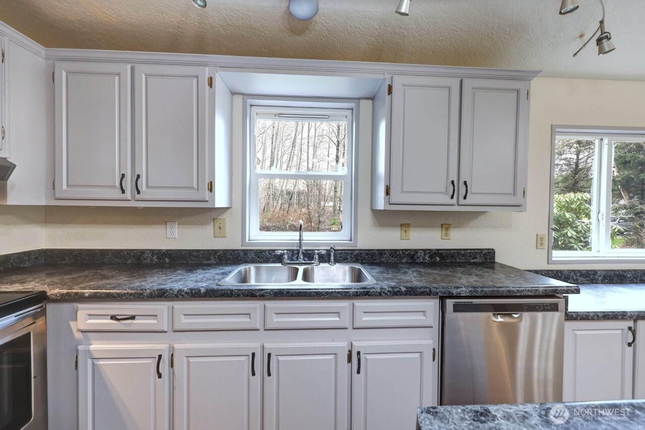 10606 Pacific Way Property Photo 15
