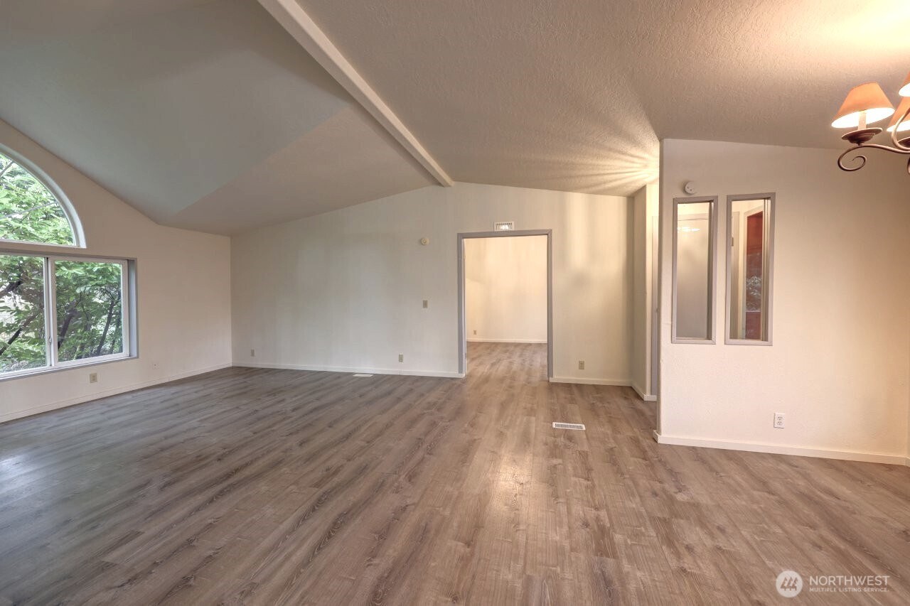10606 Pacific Way Property Photo 23