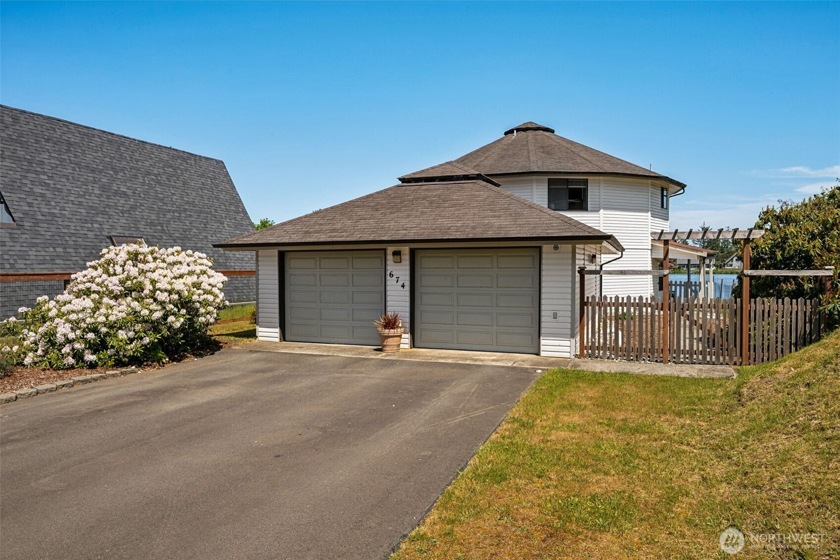 674 Mt Olympus Avenue Property Photo 10