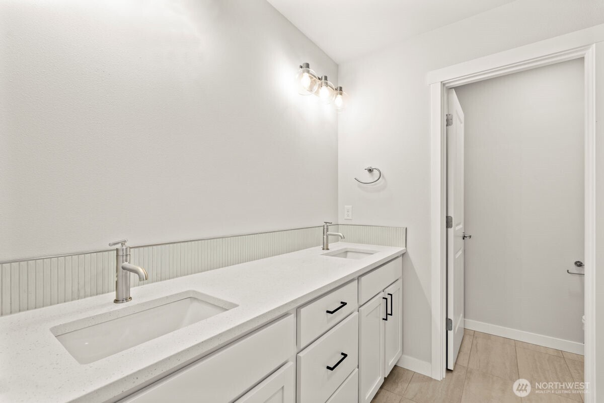 16823 Alder Way G2 Property Photo 25