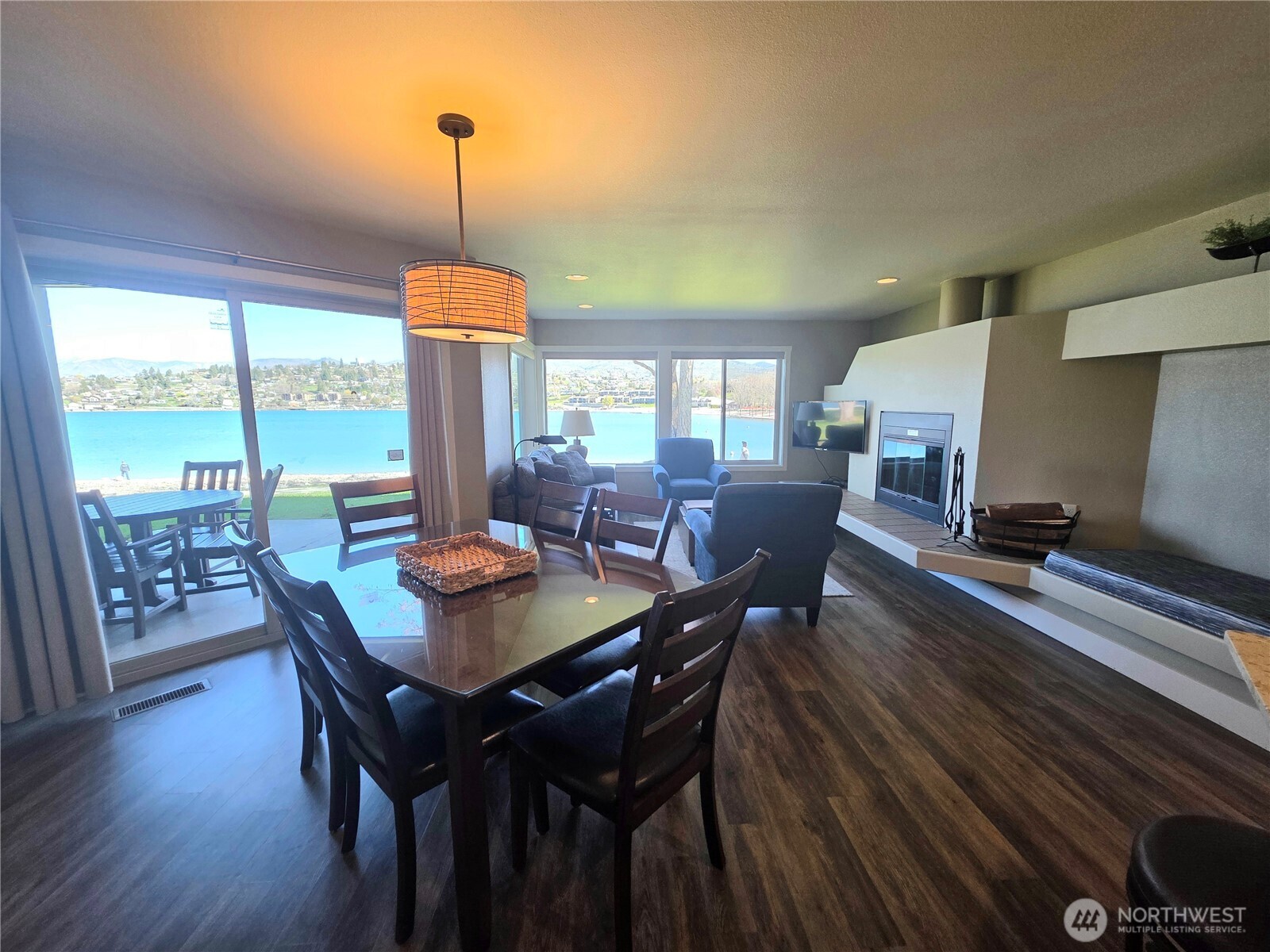 1 Beach 578-B Property Photo 1