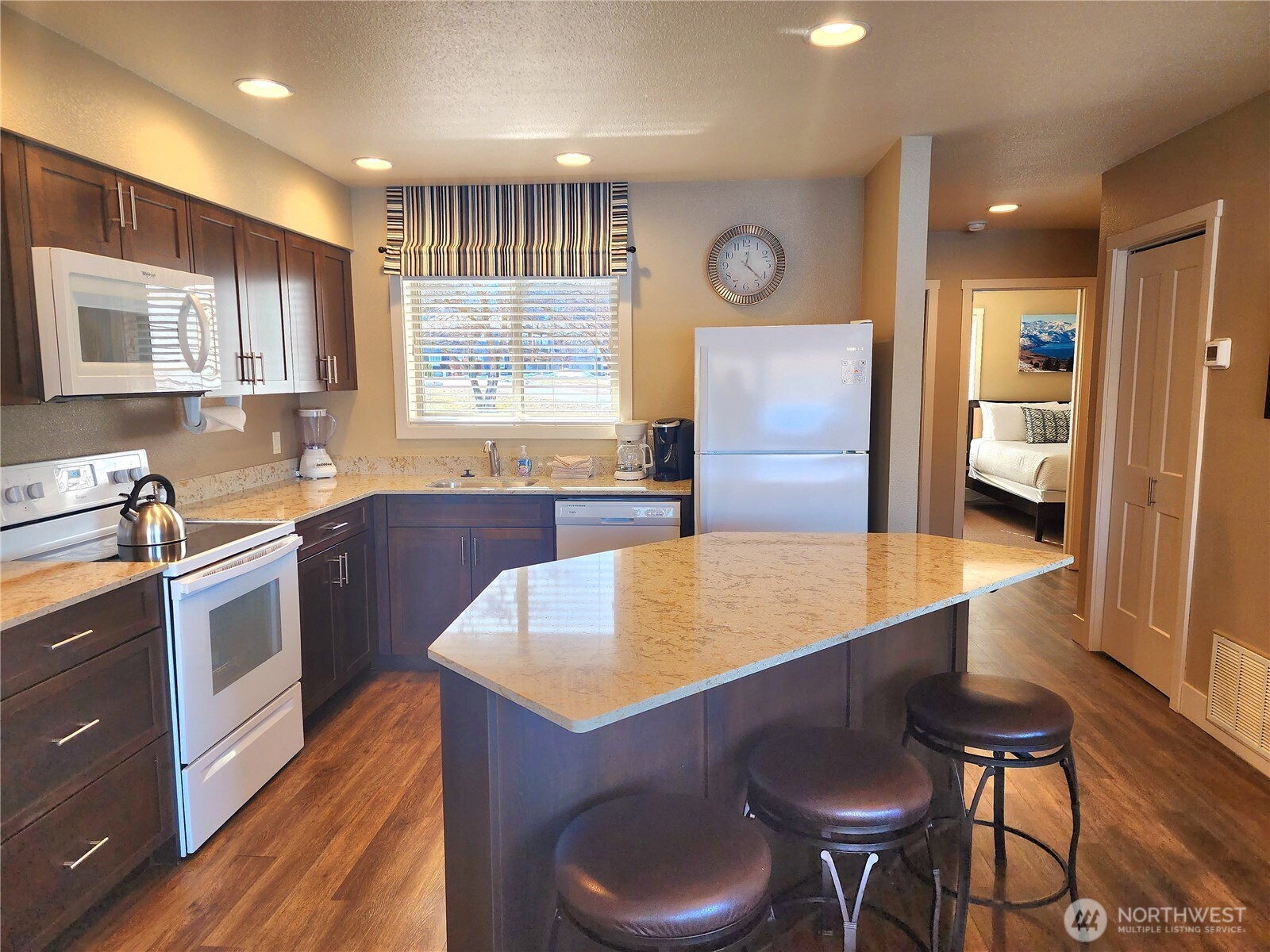 1 Beach 578-b Property Photo 8