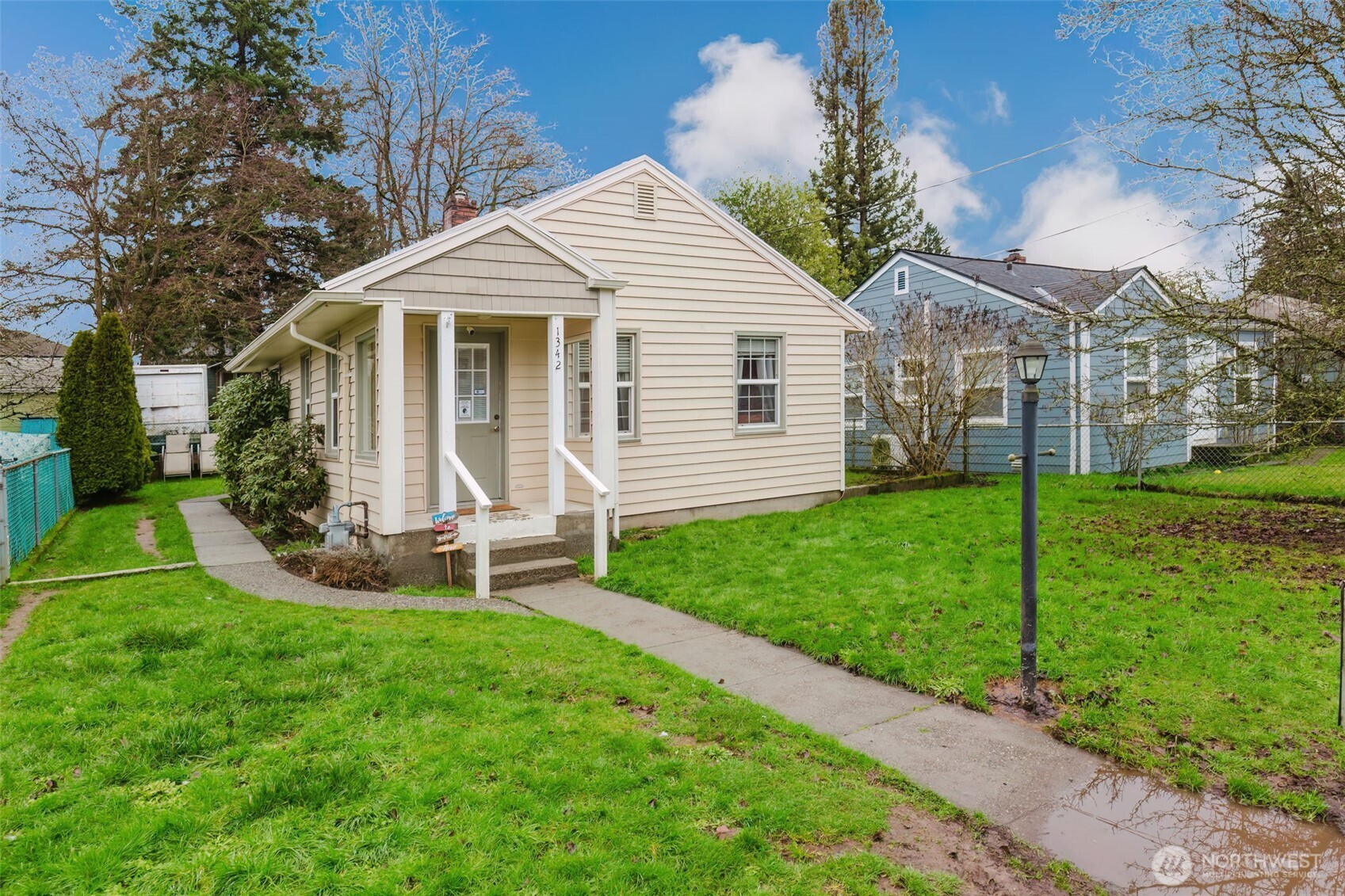 1342 N Montgomery Avenue Property Photo 1