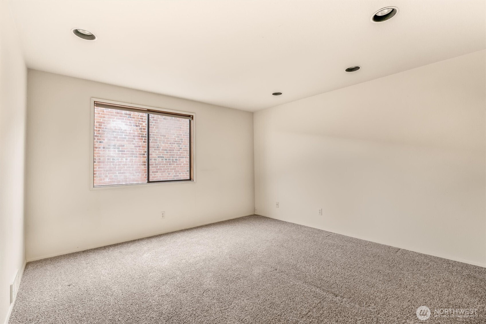 505 W Roy Street 304 Property Photo 22