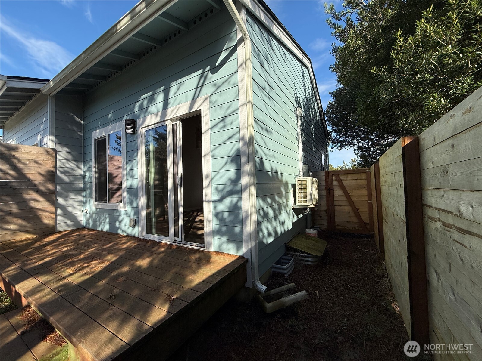 297 Marine View Drive A Property Photo 17