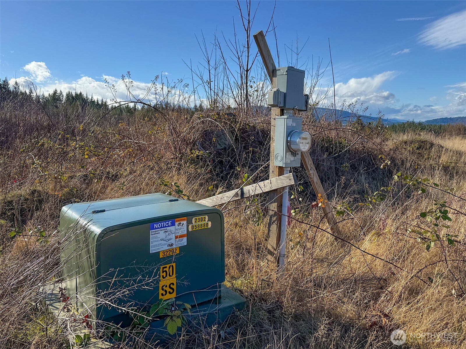 2495 Chicken Coop Road Property Photo 8