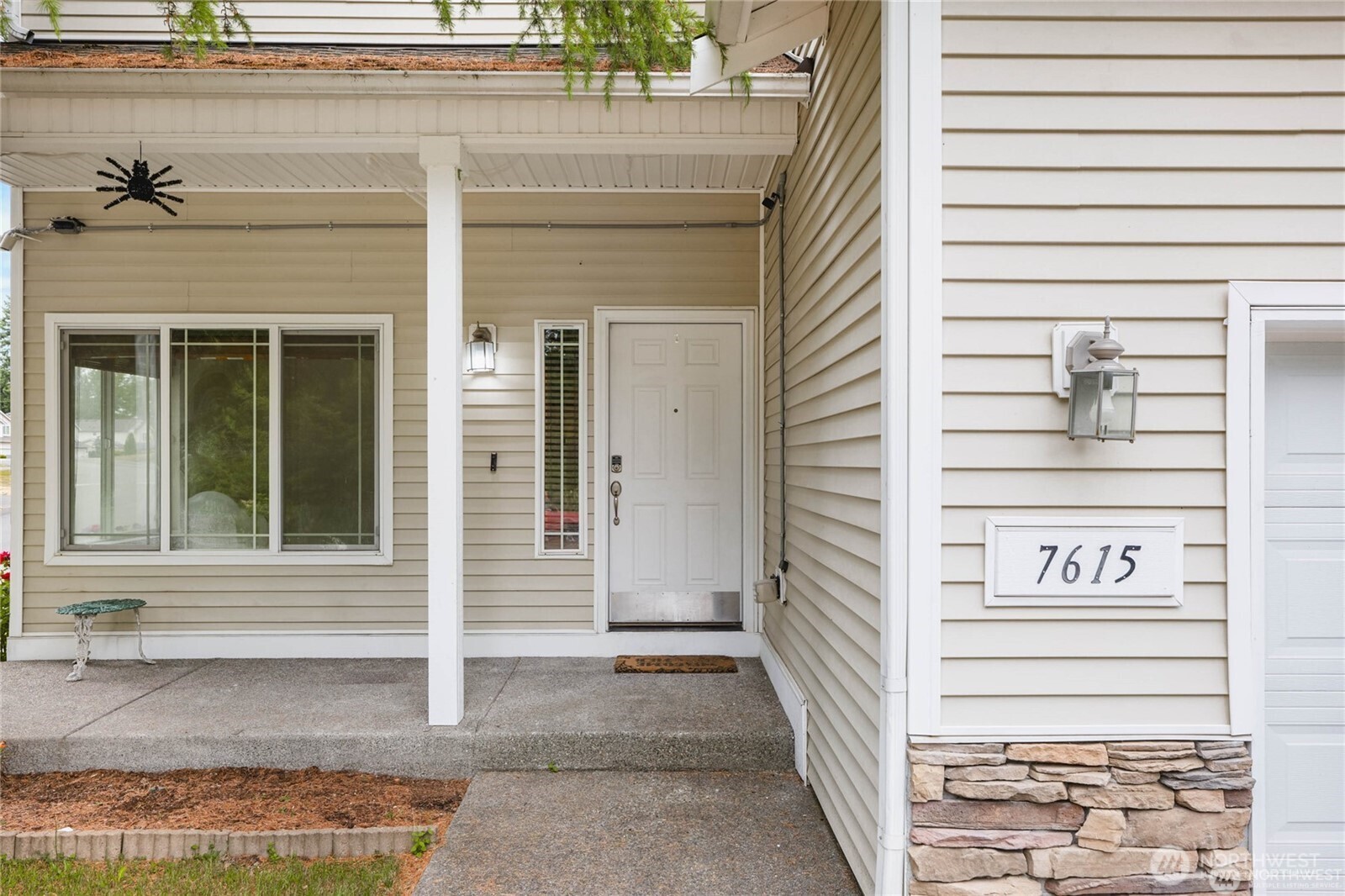 7615 198th Street Property Photo 3