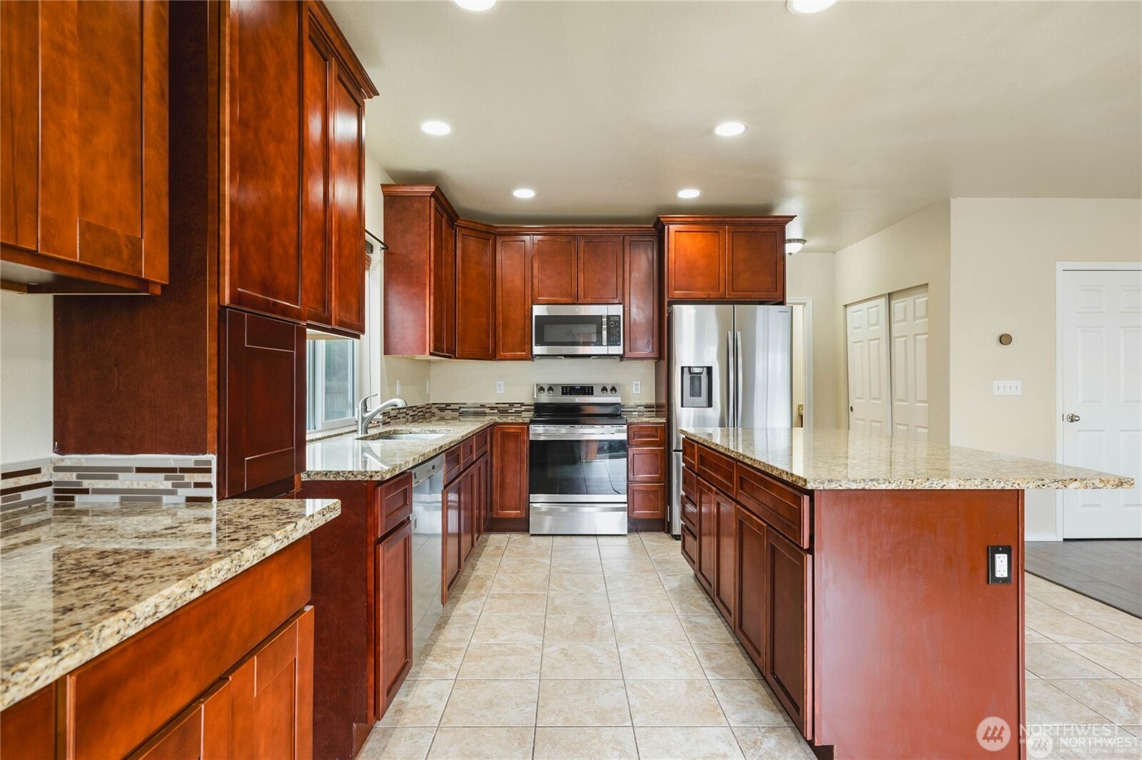 7615 198th Street Property Photo 15