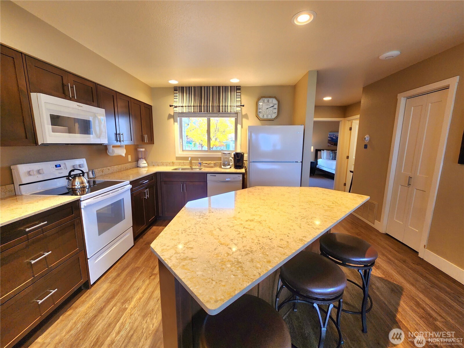 1 Beach 532-d Property Photo 10