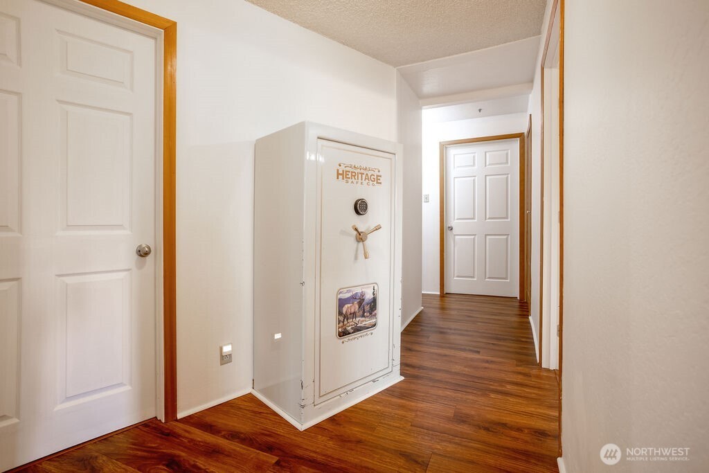 2209 42nd Avenue Property Photo 6