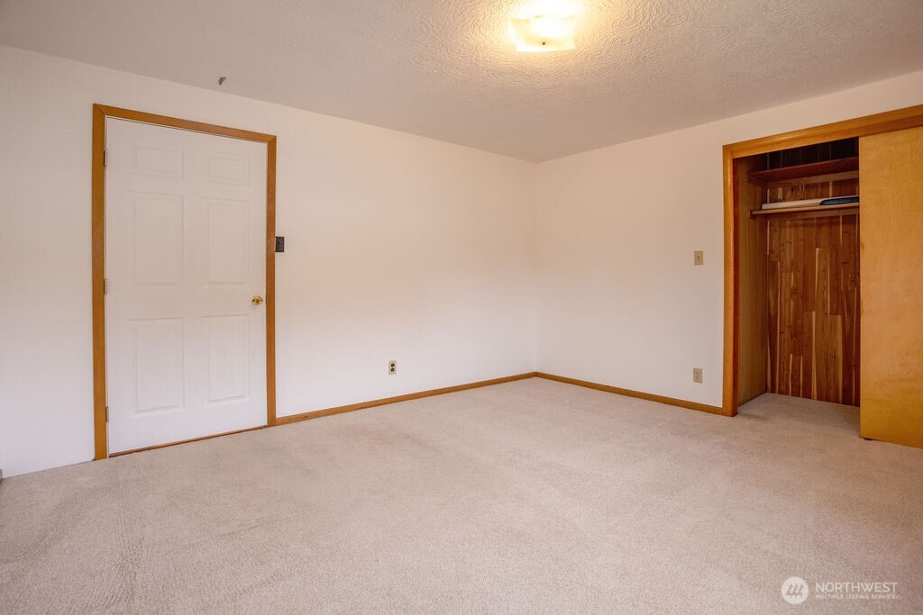 2209 42nd Avenue Property Photo 9