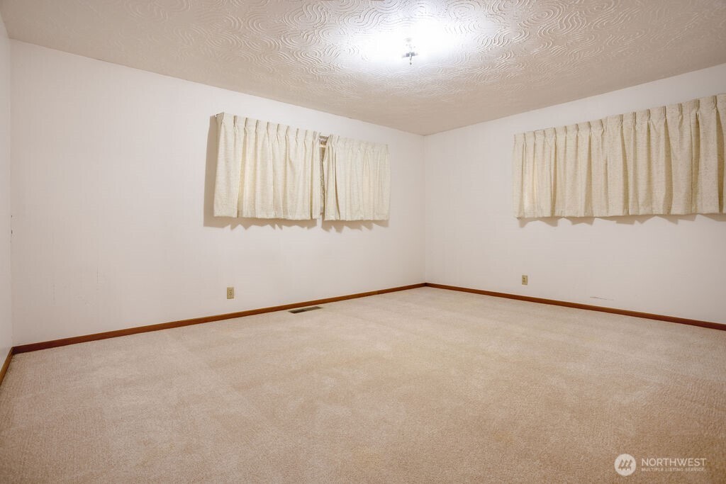 2209 42nd Avenue Property Photo 12
