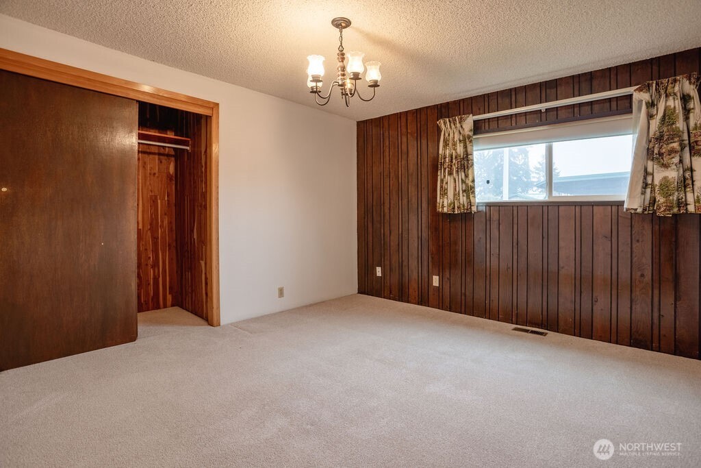 2209 42nd Avenue Property Photo 17