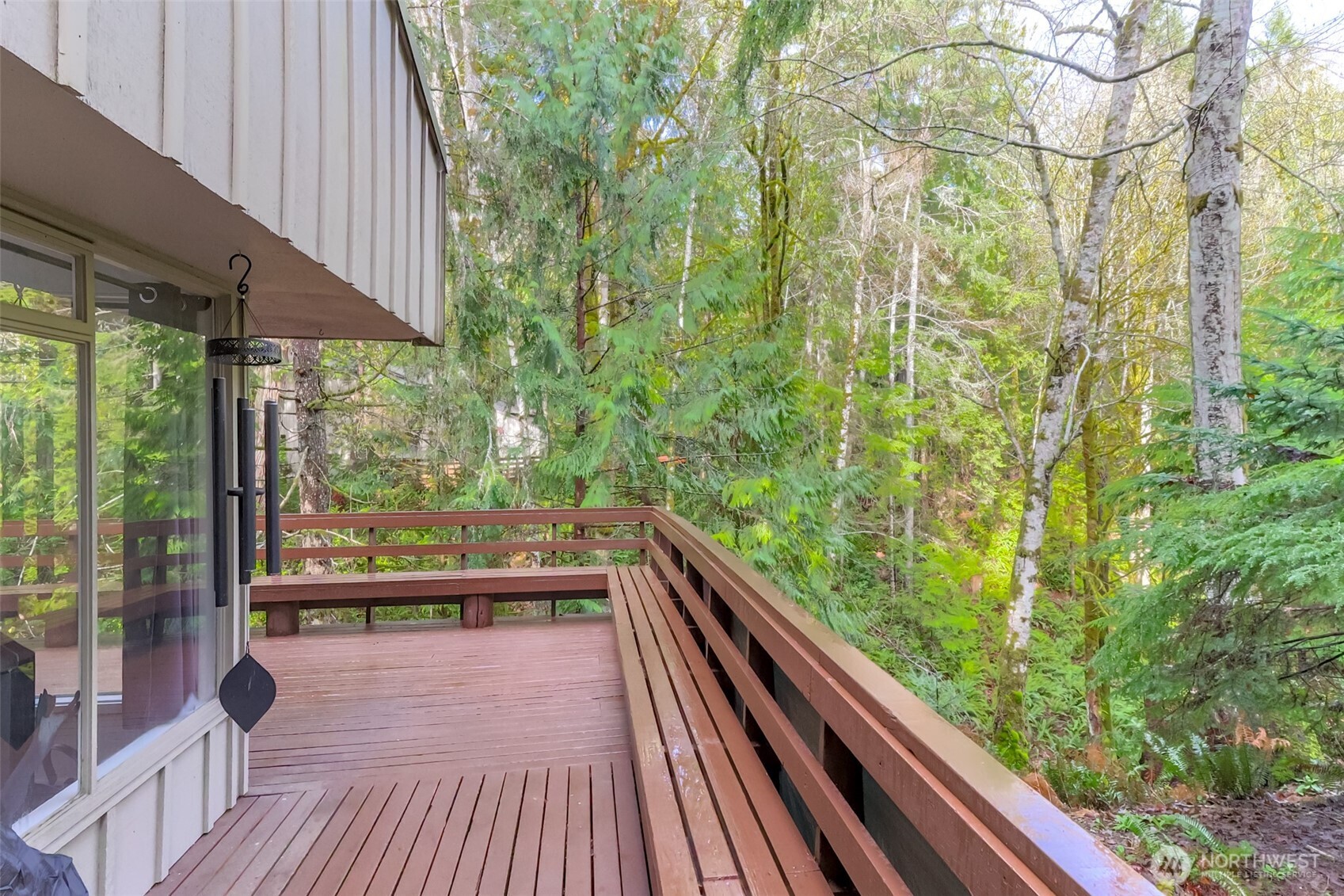 713 E Pointes Drive Property Photo 19