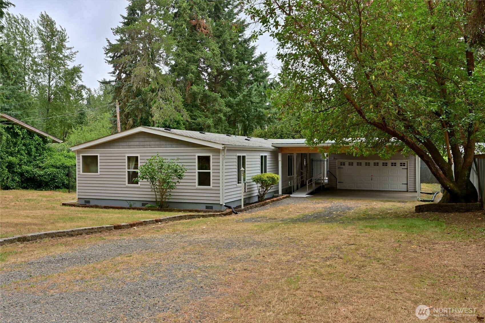 6827 Holmes Island Road Property Photo 1