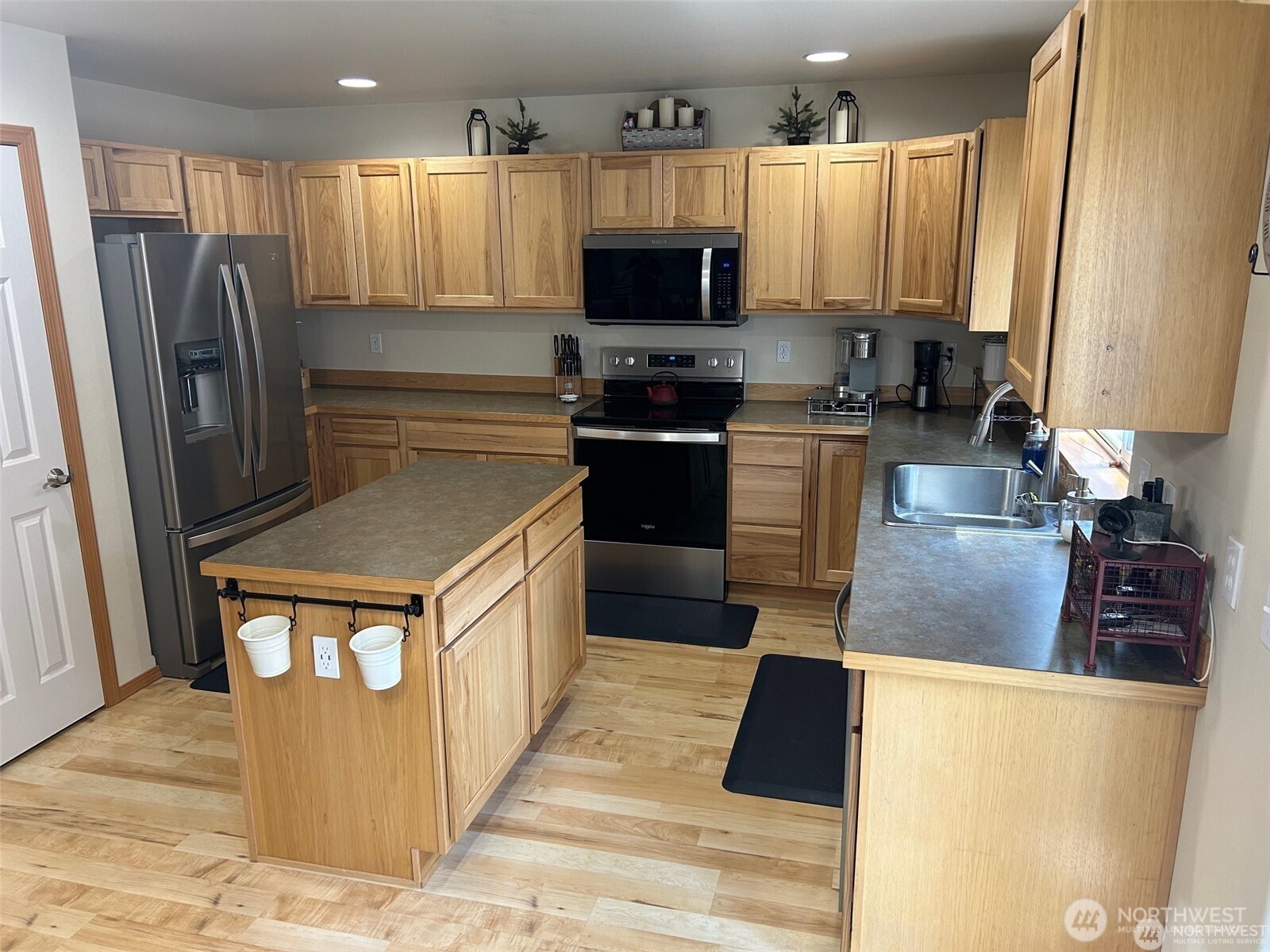 1016 Denny Avenue Property Photo 3