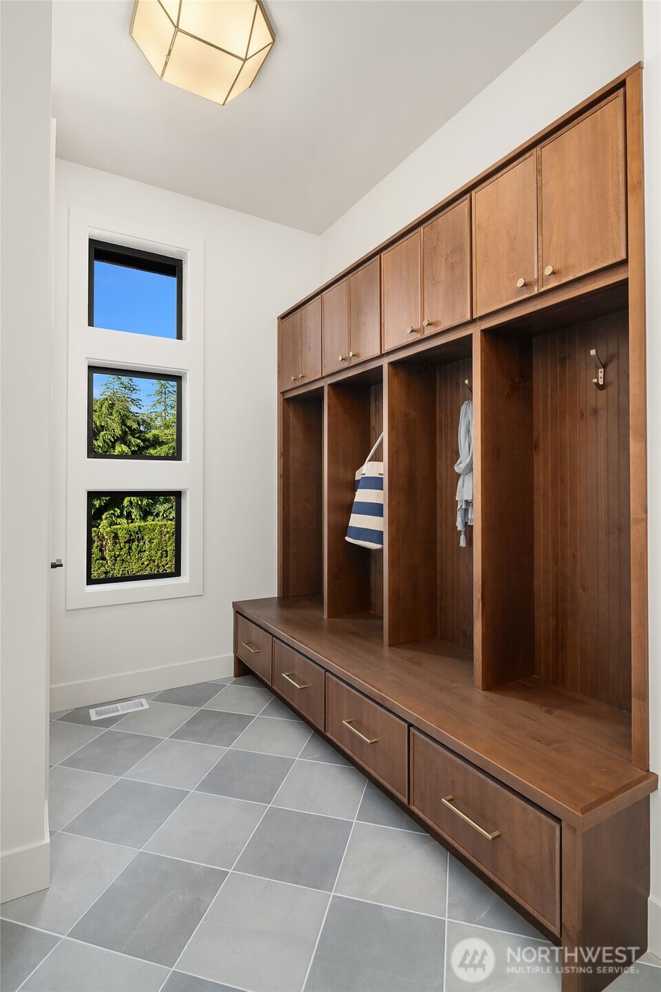 17626 Talbot Road Property Photo 27