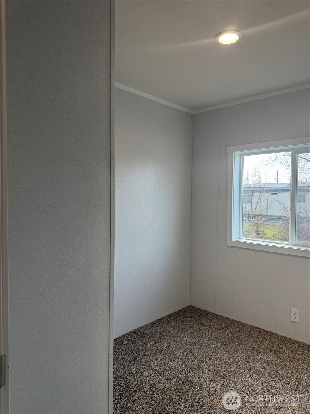 200 W Hawthorne Street 32 Property Photo 7