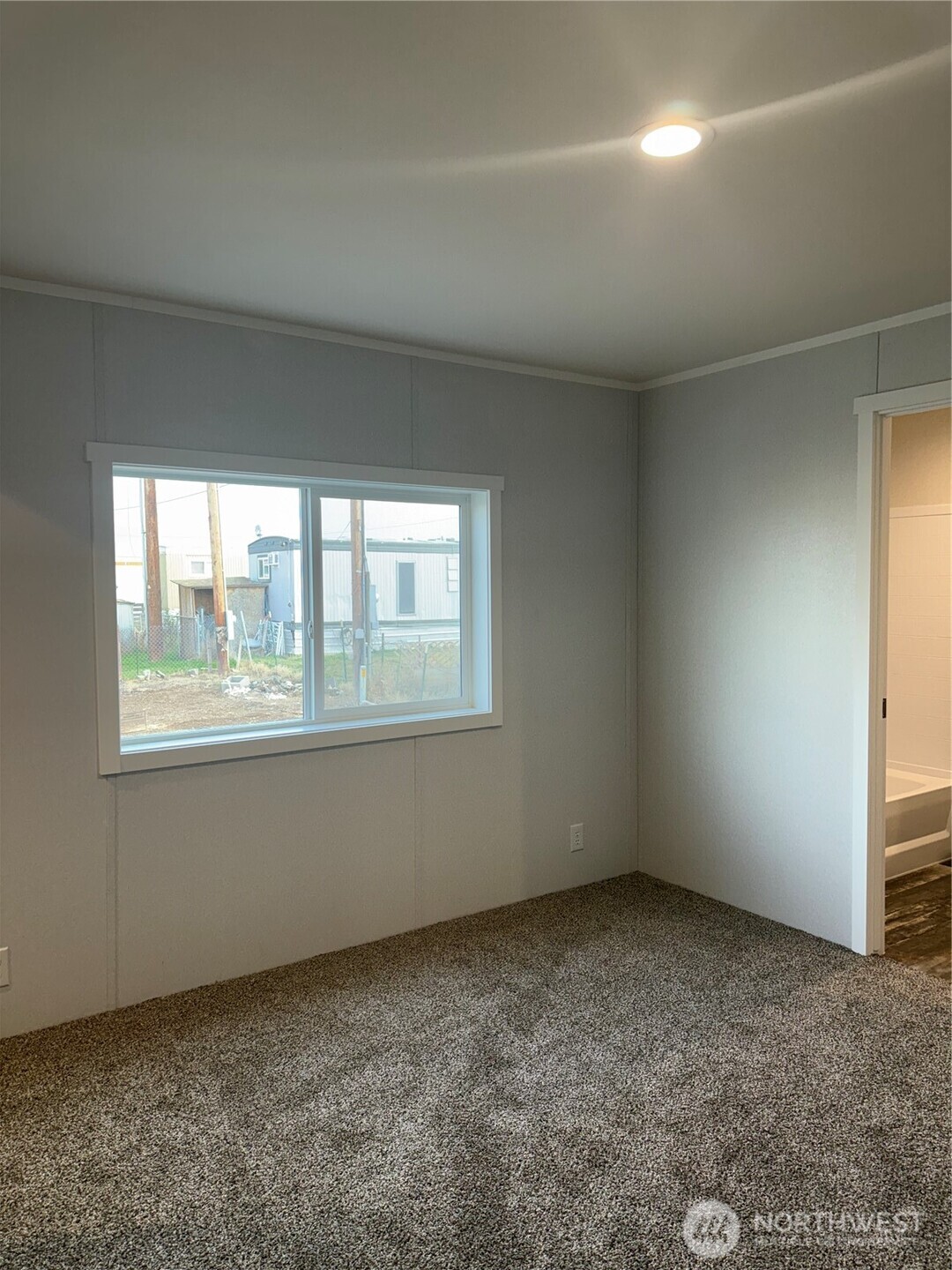 200 W Hawthorne Street 32 Property Photo 13