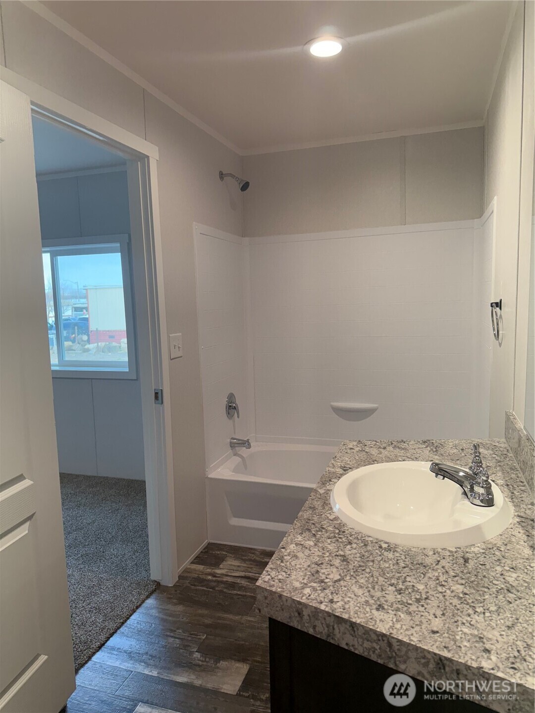200 W Hawthorne Street 32 Property Photo 16