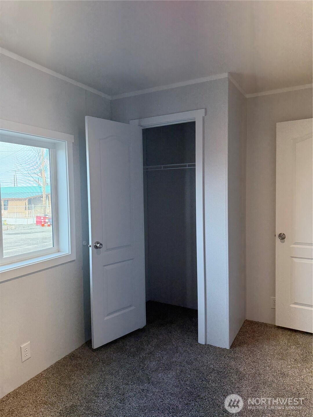200 W Hawthorne Street 32 Property Photo 5