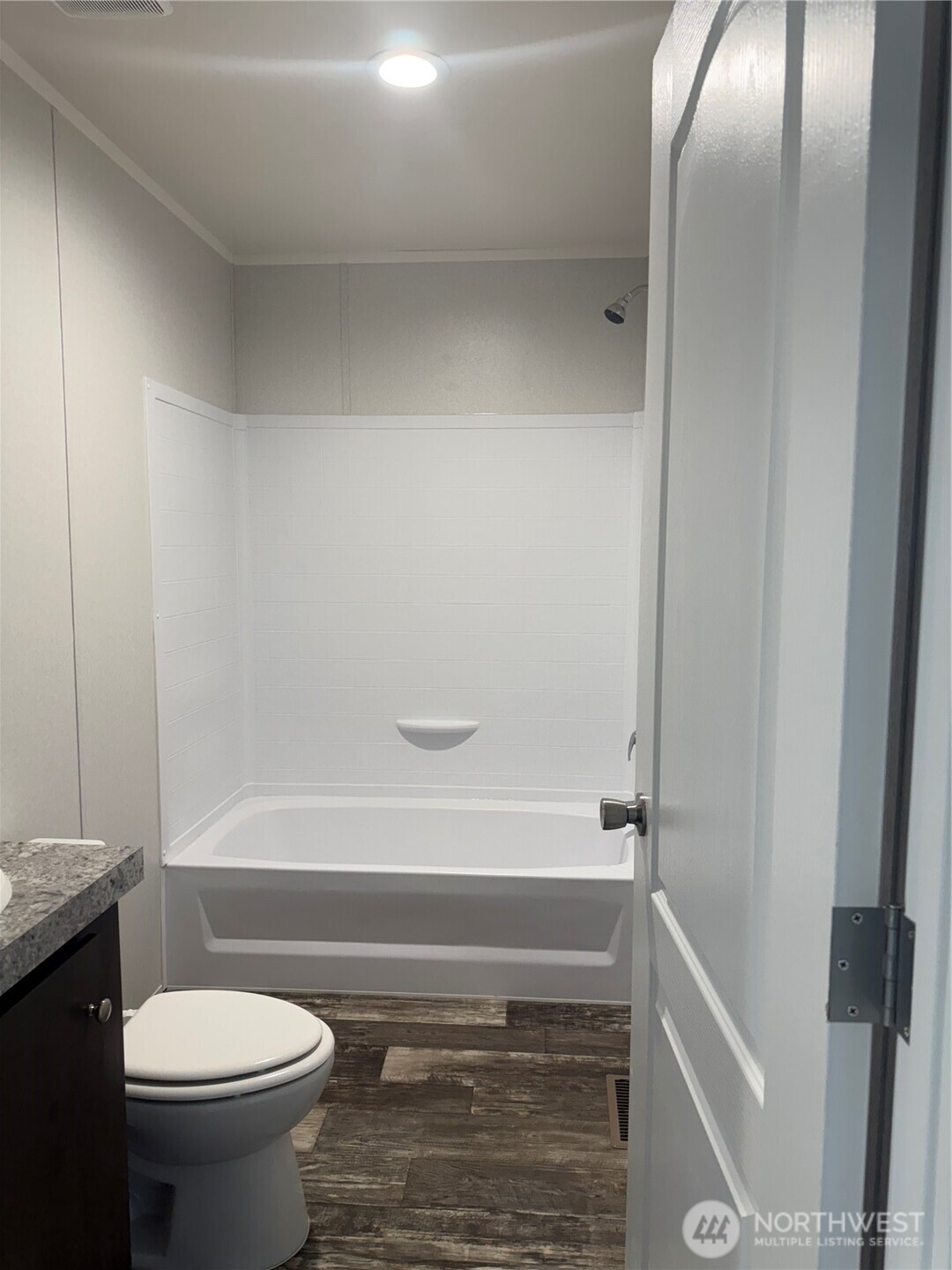 200 W Hawthorne Street 32 Property Photo 6