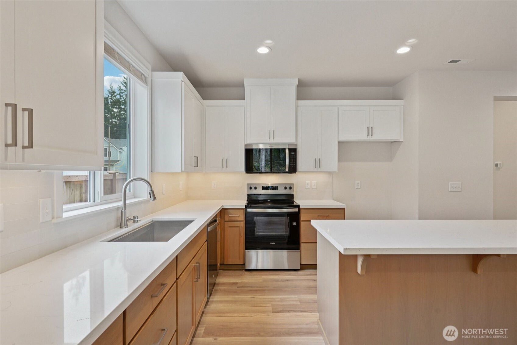 1303 60th Avenue Property Photo 2