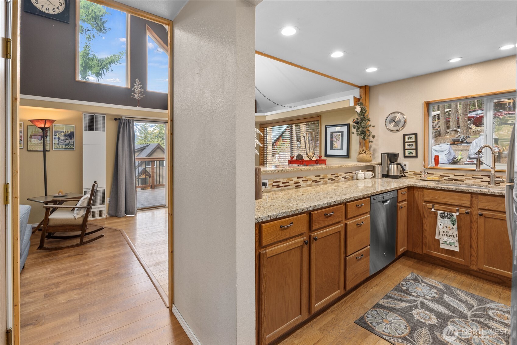 1051 Highland Loop Property Photo 14