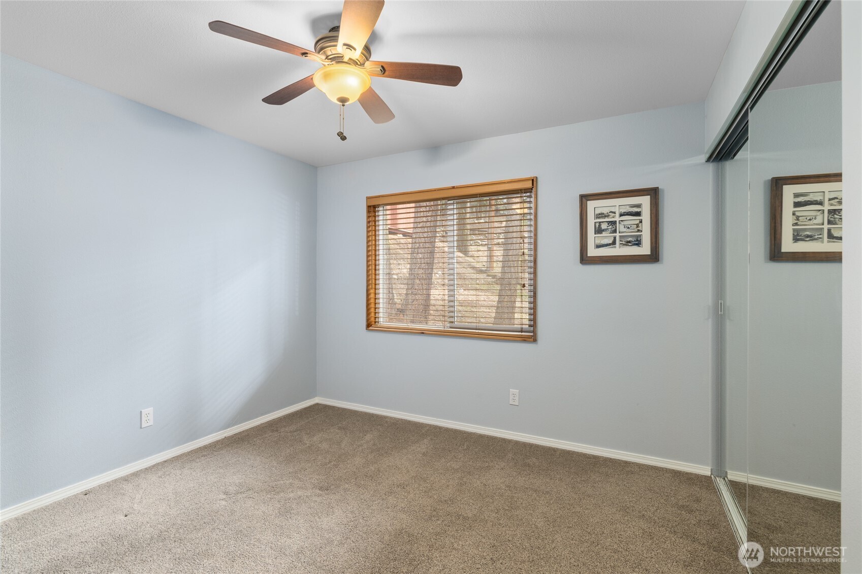 1051 Highland Loop Property Photo 15