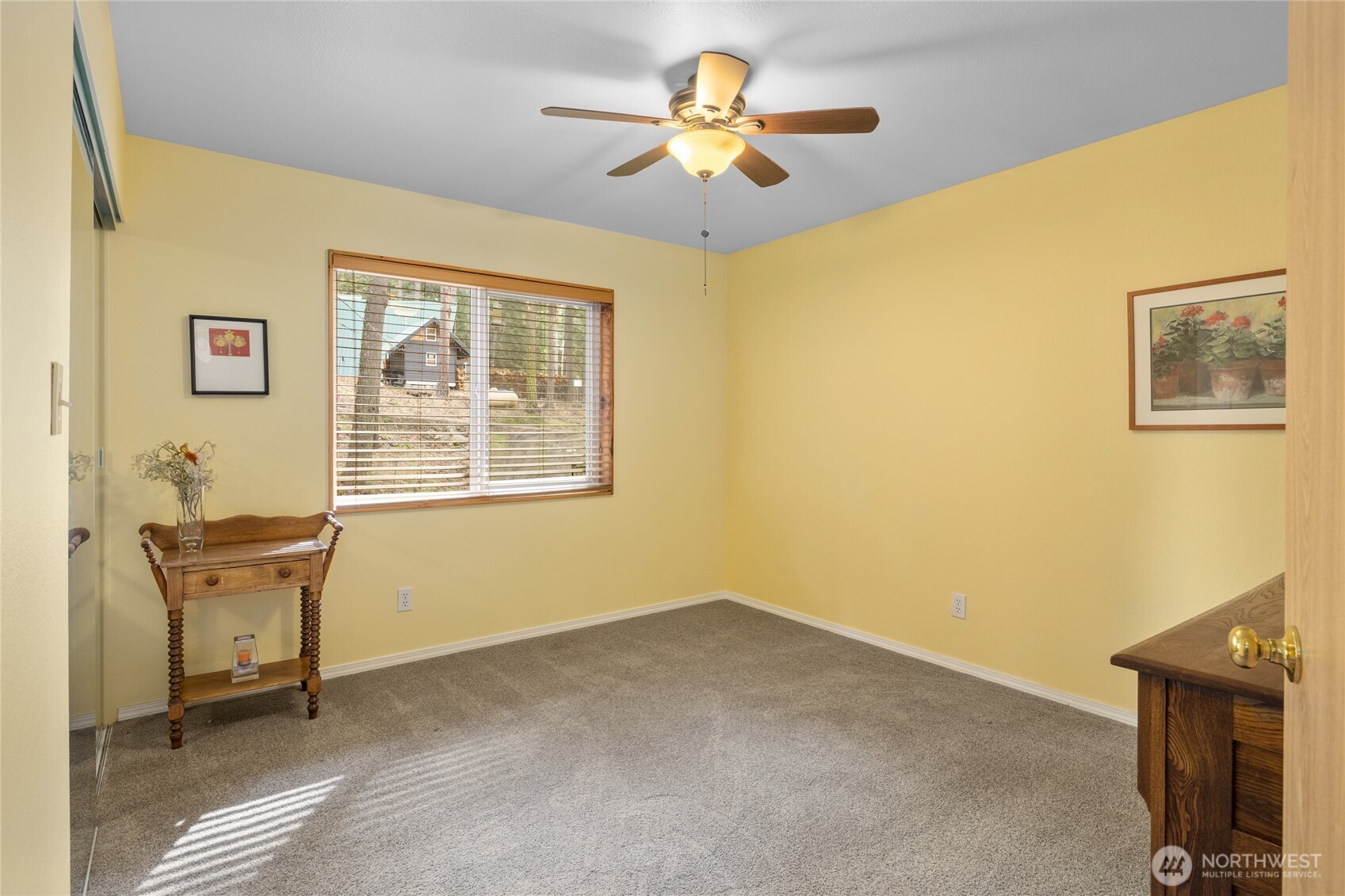 1051 Highland Loop Property Photo 16