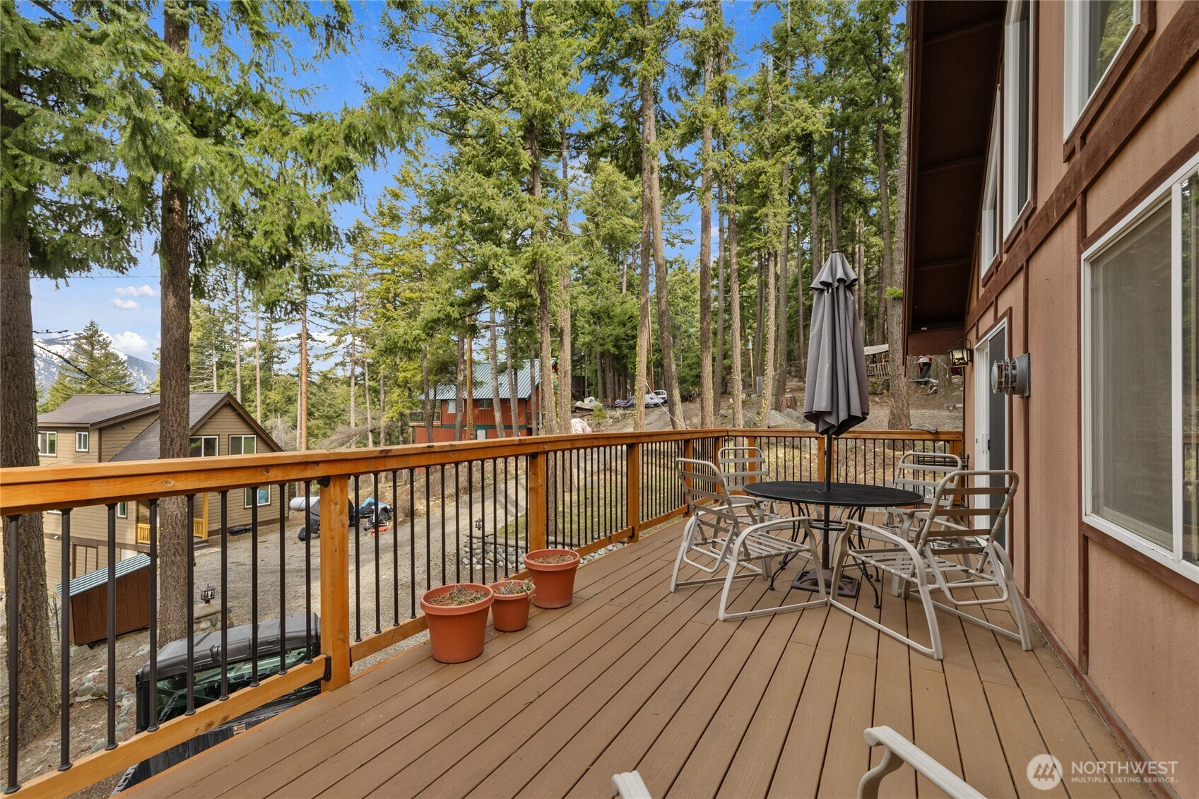1051 Highland Loop Property Photo 23