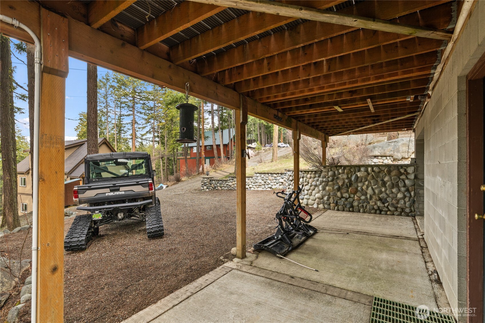 1051 Highland Loop Property Photo 27