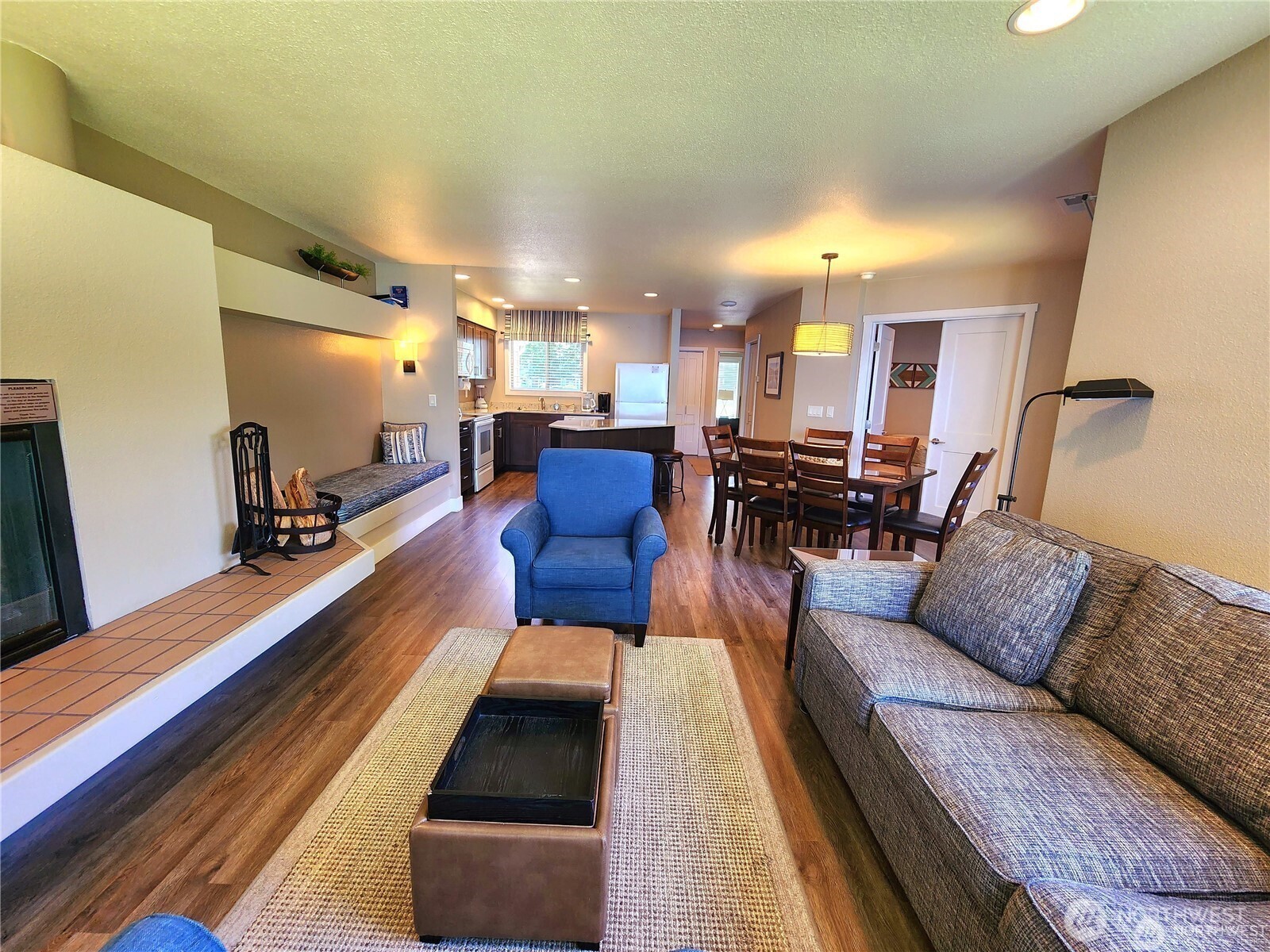 1 Beach 573-b Property Photo 7